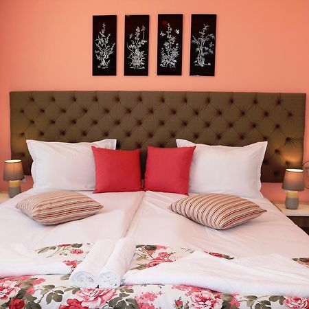 Sea Port Celebrity Apartment - Lets4Holiday Varna Luaran gambar