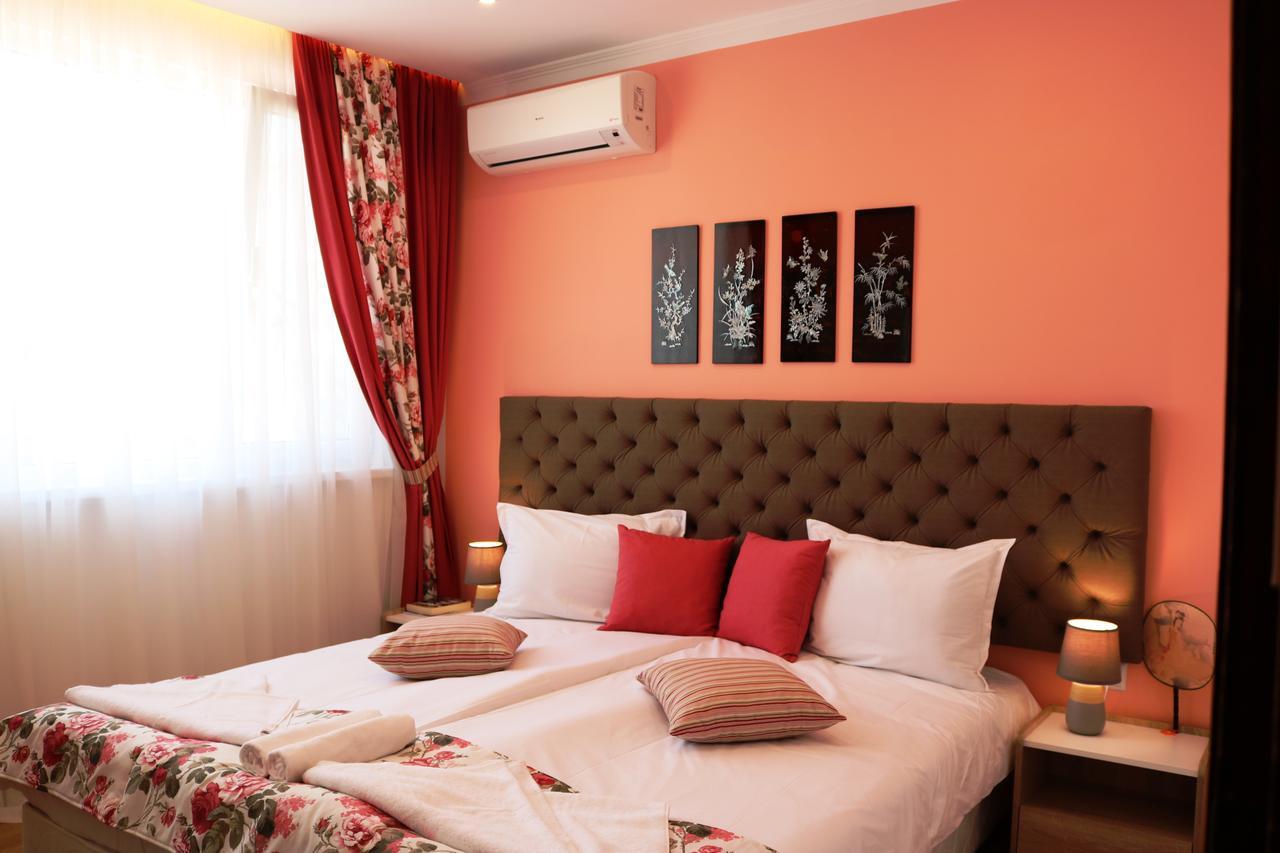 Sea Port Celebrity Apartment - Lets4Holiday Varna Luaran gambar