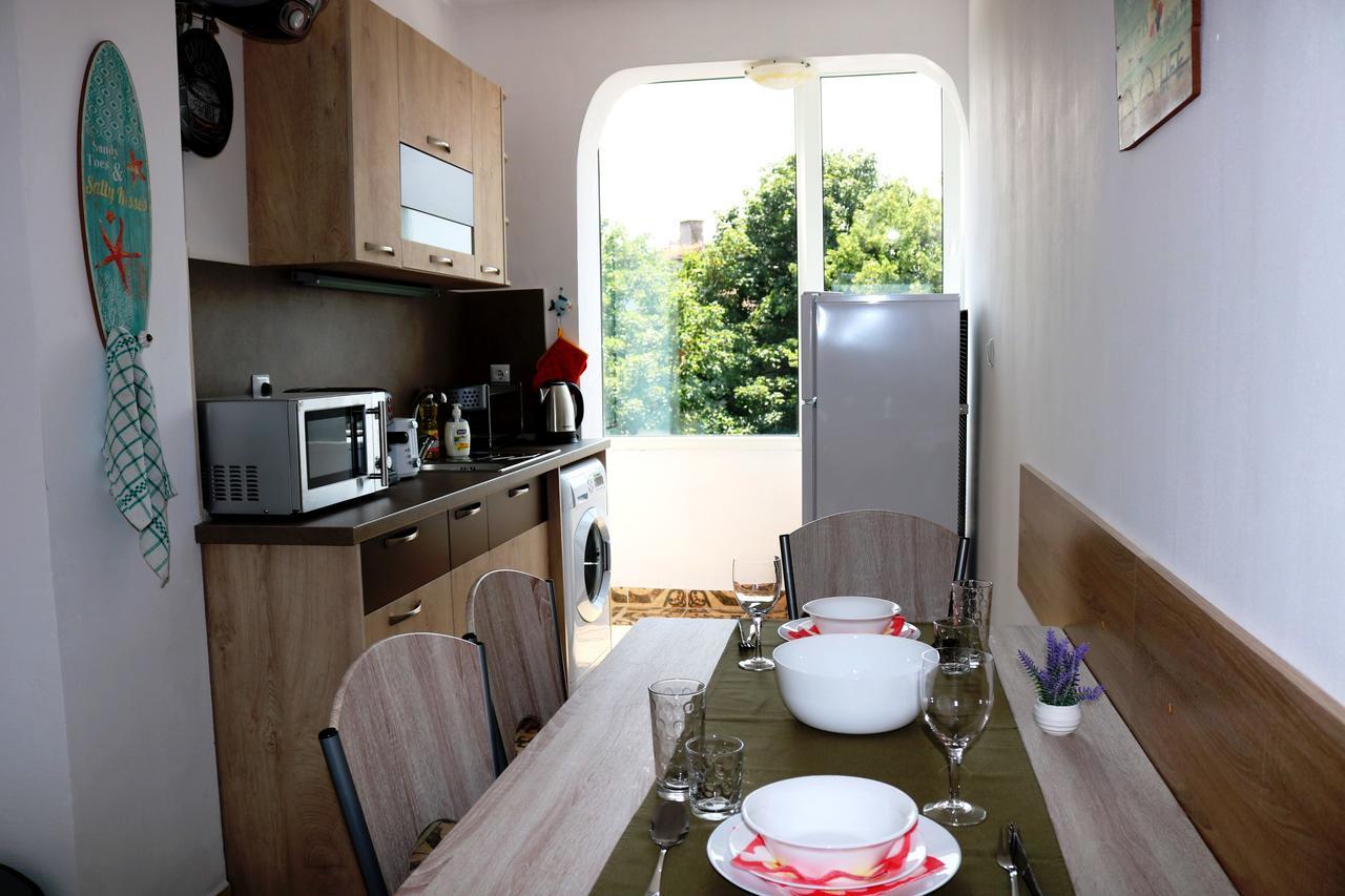 Sea Port Celebrity Apartment - Lets4Holiday Varna Luaran gambar