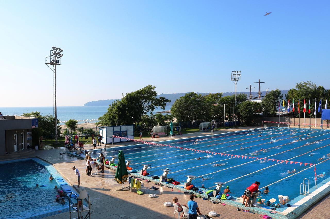 Sea Port Celebrity Apartment - Lets4Holiday Varna Luaran gambar