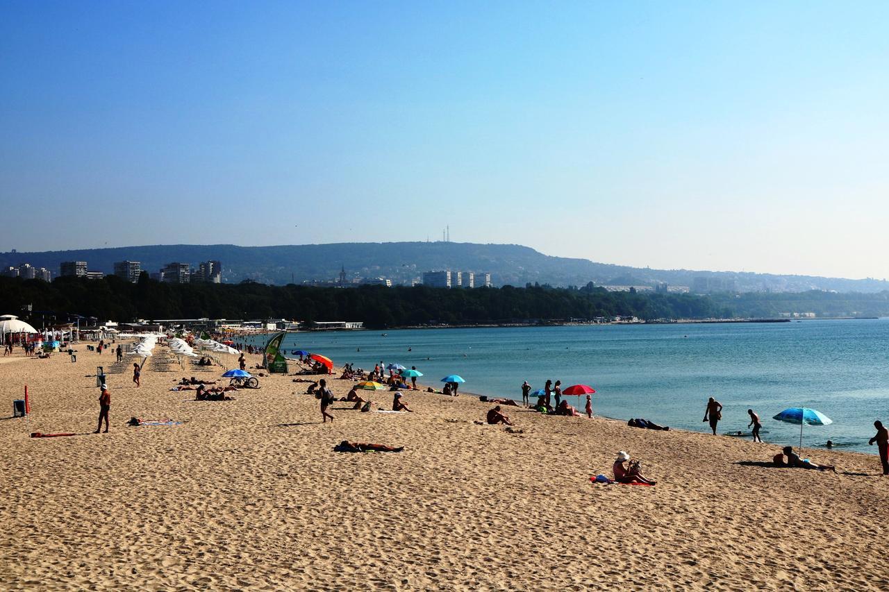 Sea Port Celebrity Apartment - Lets4Holiday Varna Luaran gambar